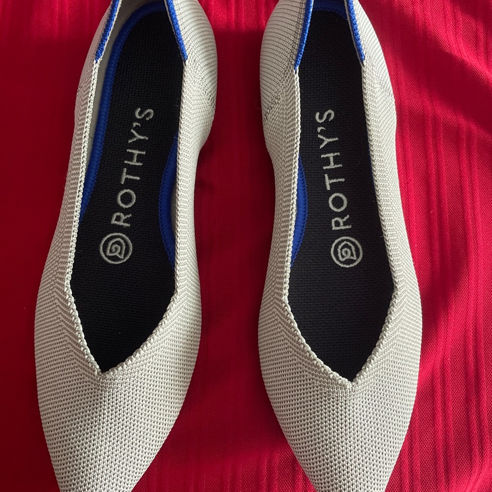 Rothy's Pointed Knit Flats in Light Gray with Blue Trim